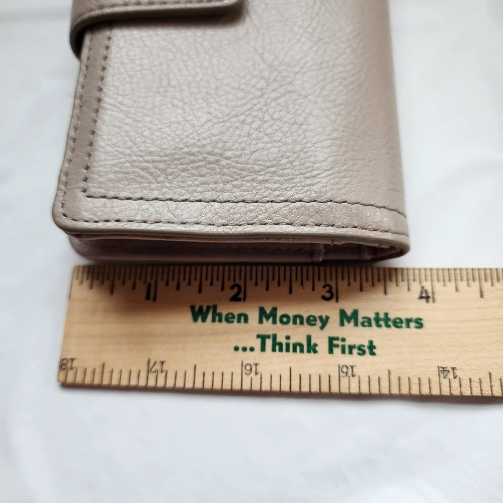 Fossil Multifunction Graystone Taupe Leather Wallet Zip Pocket Multicard Slim